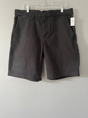 GAP Men's Black Flat-Front Chino Shorts